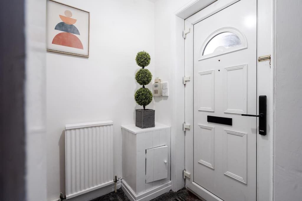 Alford House Apartment *