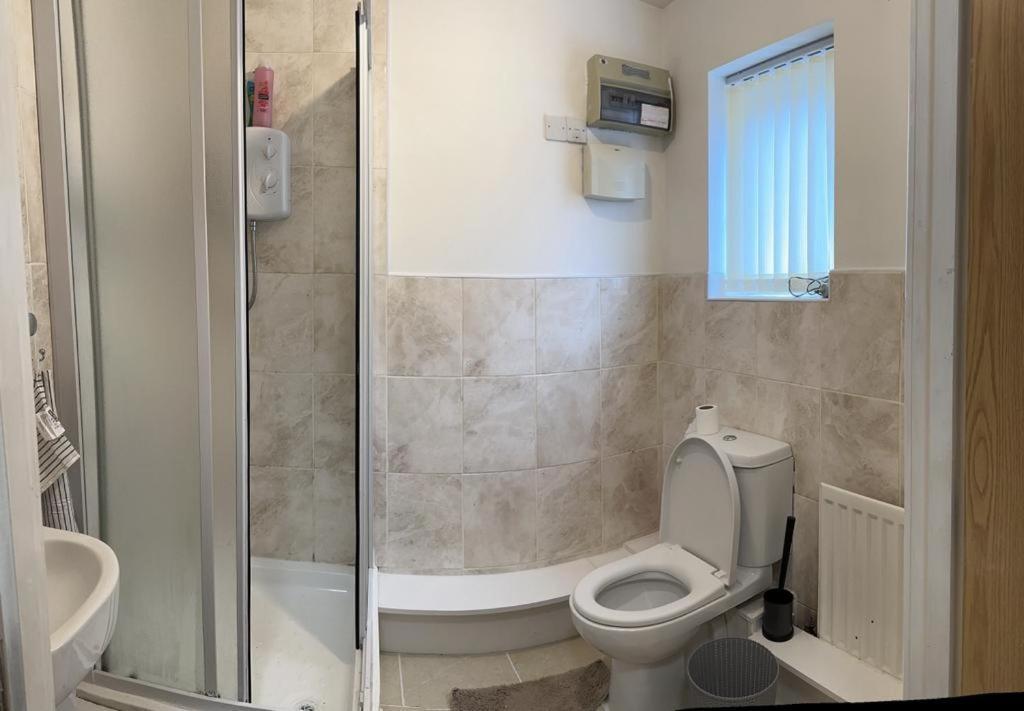7 Minutes From Etihad Guest house