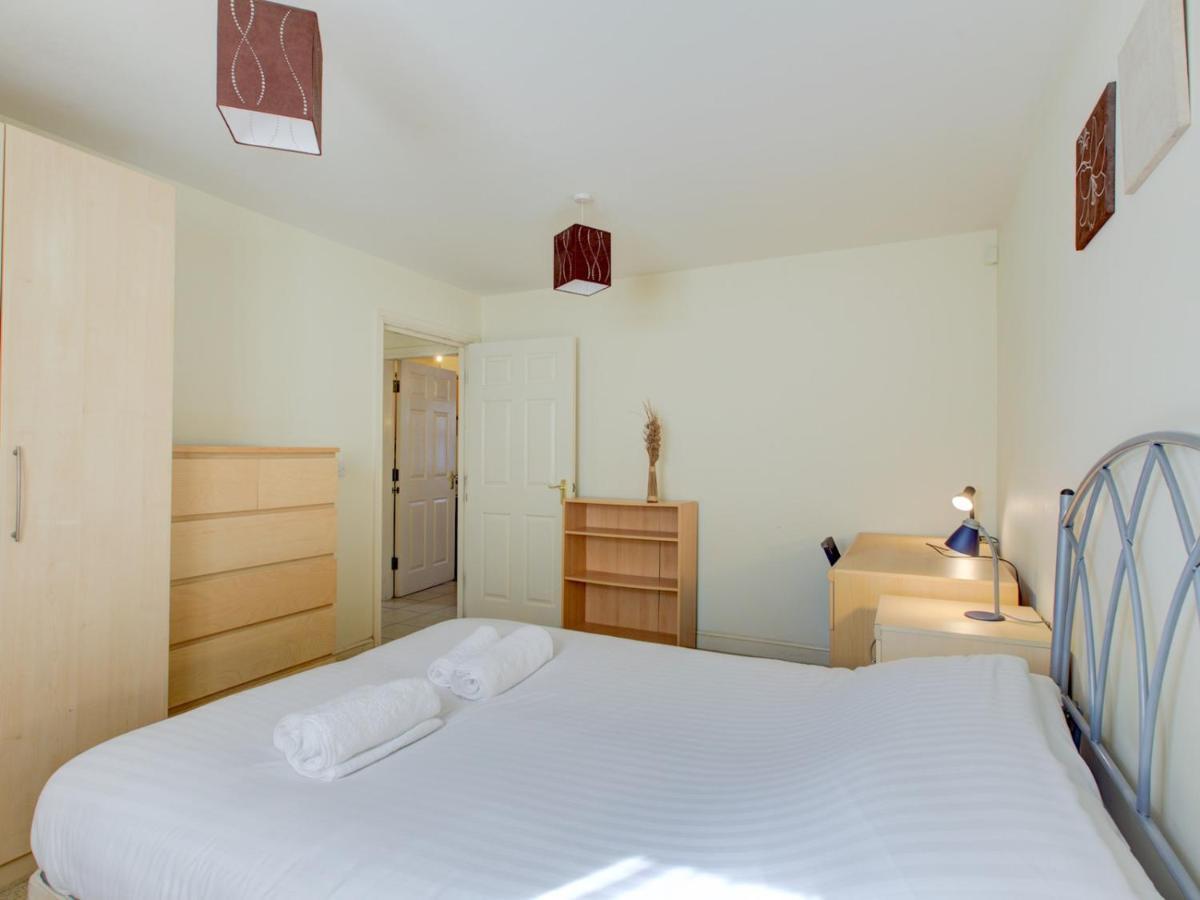 Pass The Keys Spacious For 2 Free Parking Apartment Manchester