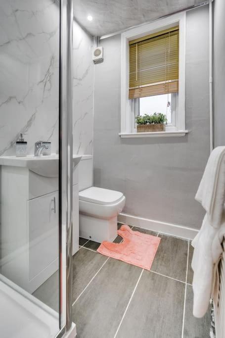 Alford House Apartment *