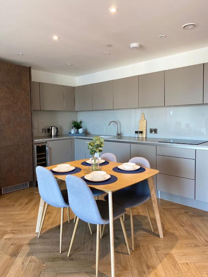 Stunning 1 Bed Central Apartment *