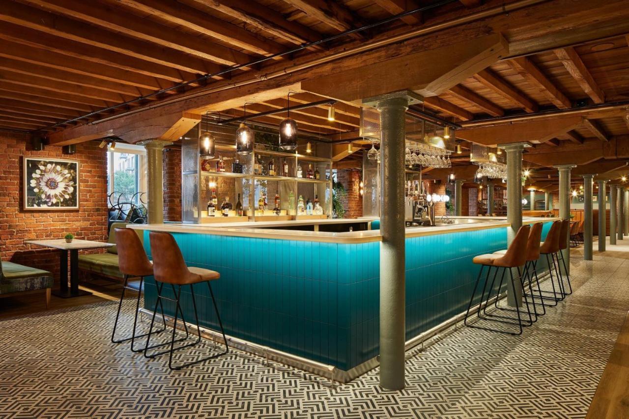 Marriott Victoria &