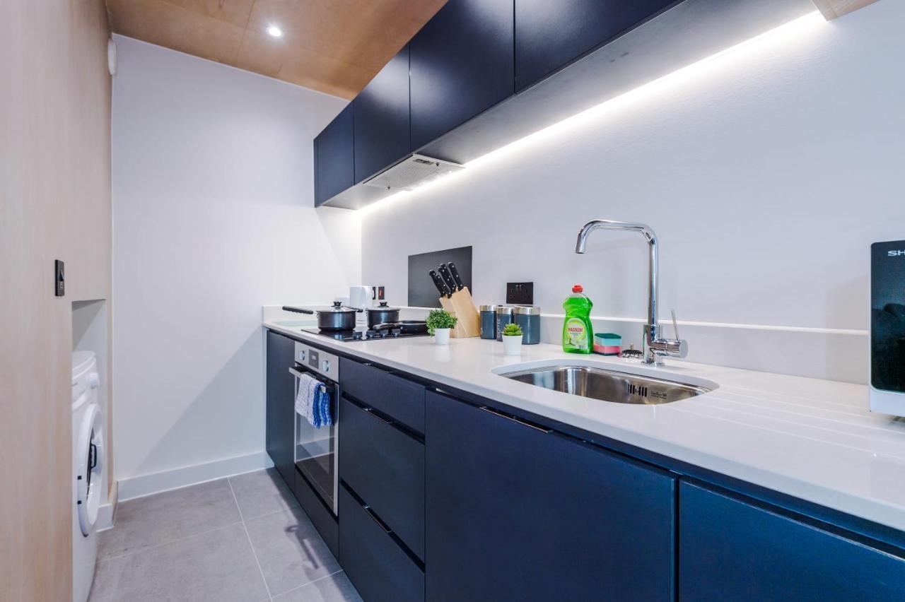 Sky Gardens - Modern Duplex Apartment *