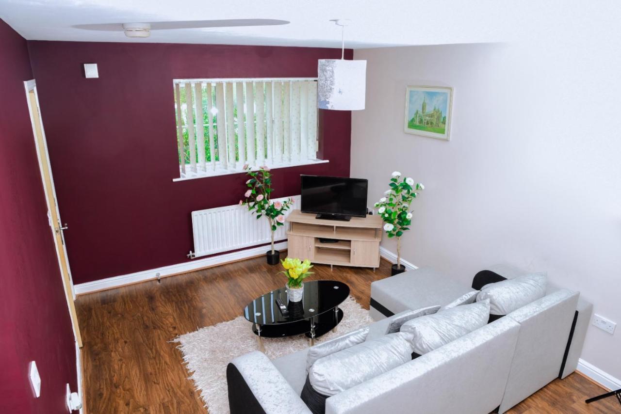 87 Rawsthorne Avenue * Manchester