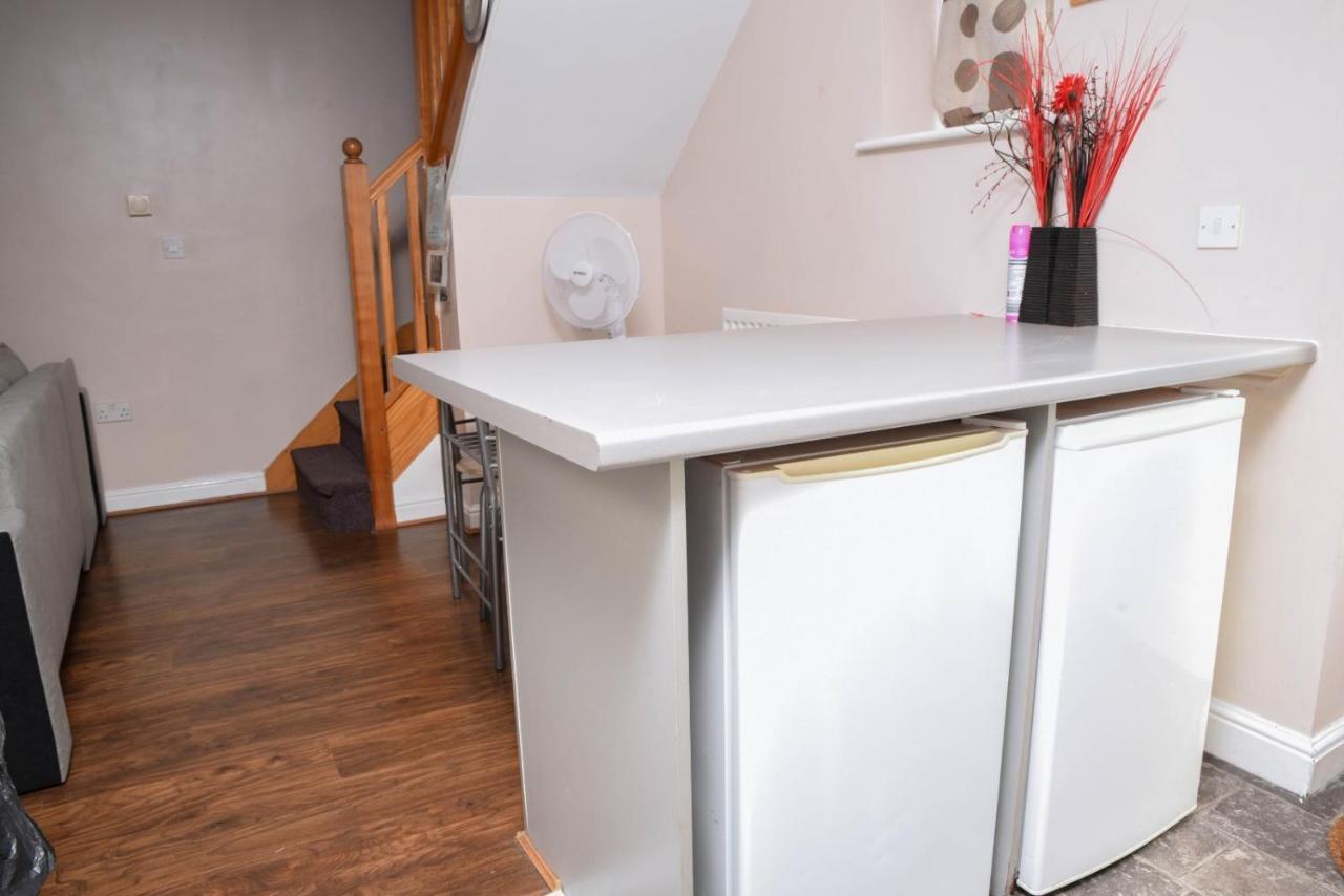 87 Rawsthorne Avenue * Manchester