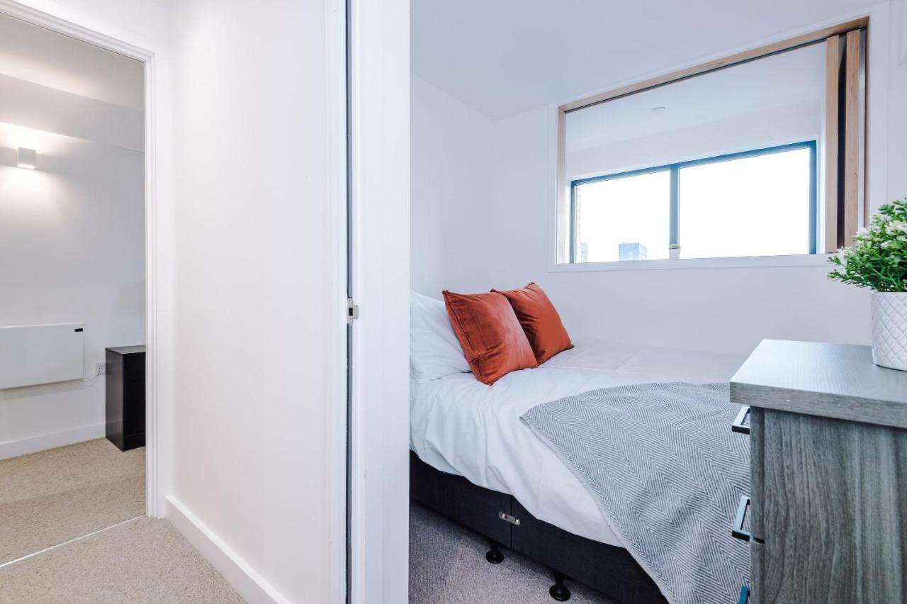 Sky Gardens - Modern Duplex Apartment *