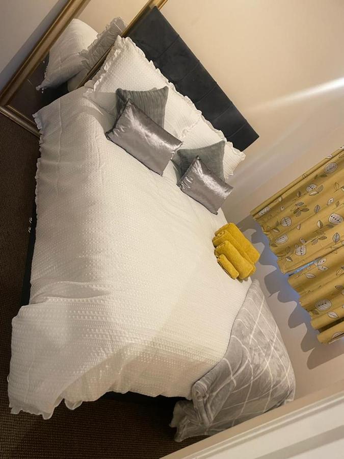 Guest house Lovely 3 Bed Short *