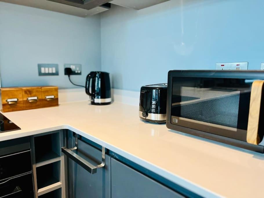Beautifully Presented One Bedroom Close To Old Trafford Stadium * Manchester