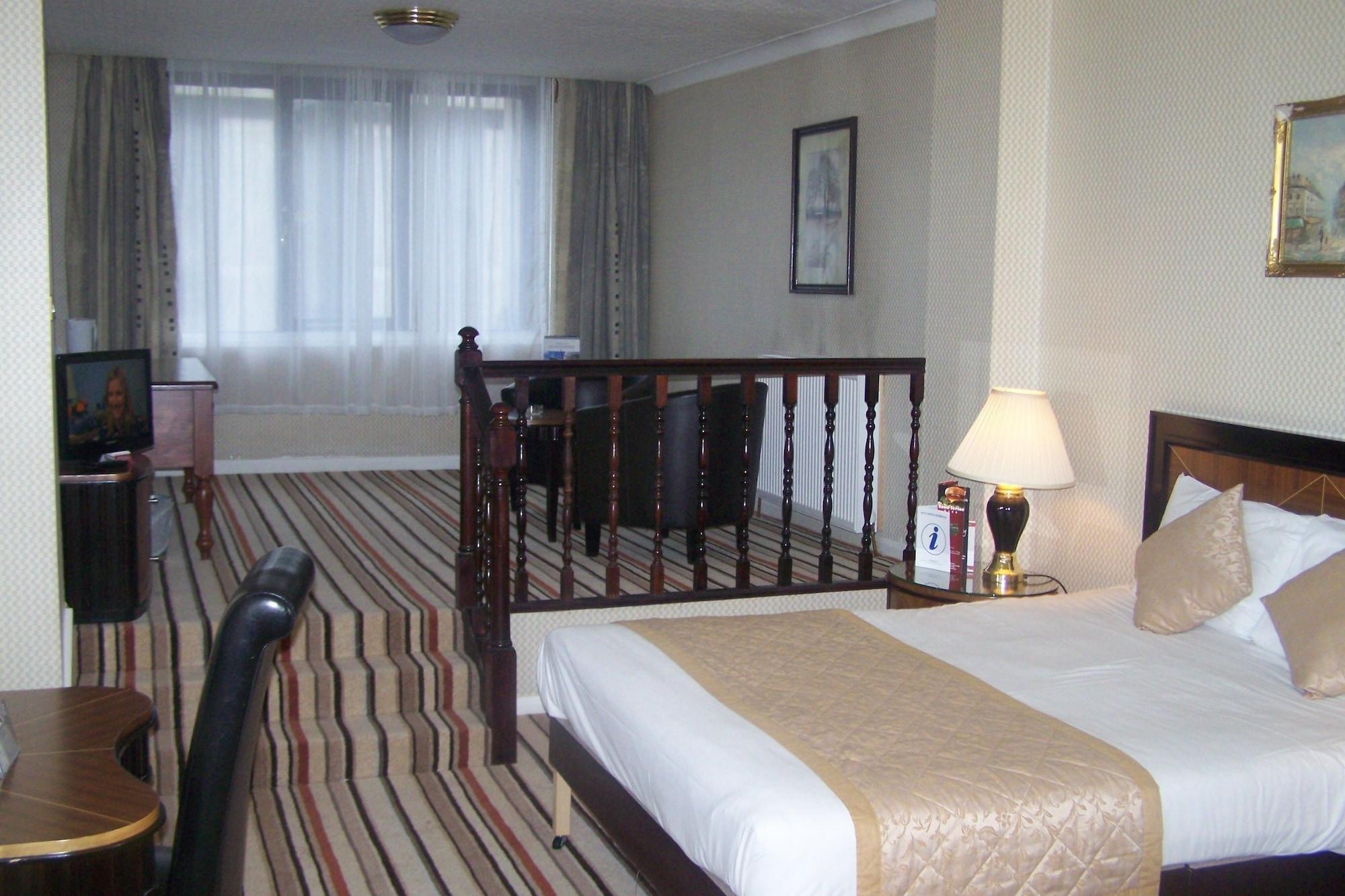 Hotel Britannia Centre 3*