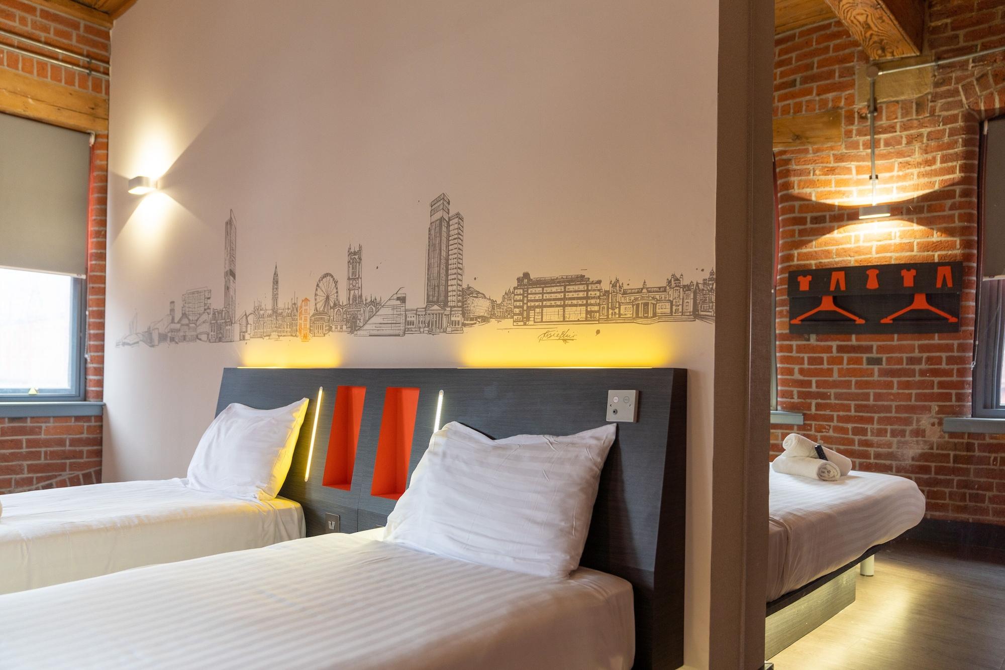 Easyhotel 2*