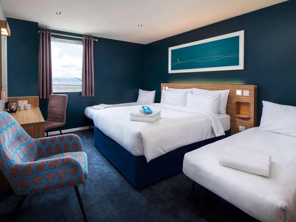 Travelodge Salford Quays Hotel 3*