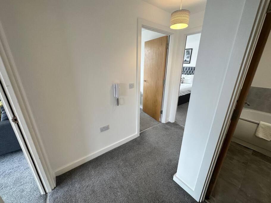 Lovely 2 Bed Mcr + Balcony * Manchester