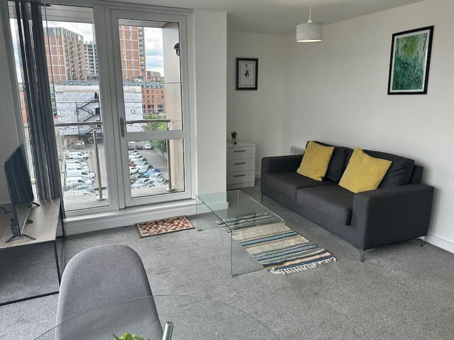 Apartment Lovely 2 Bed Mcr + Balcony Manchester