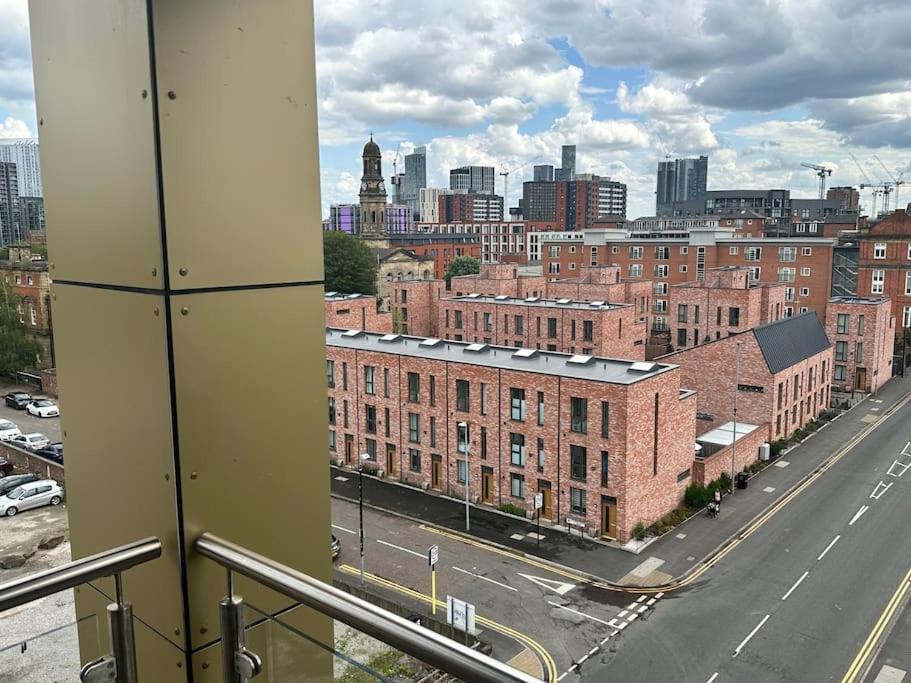 Lovely 2 Bed Mcr + Balcony Manchester