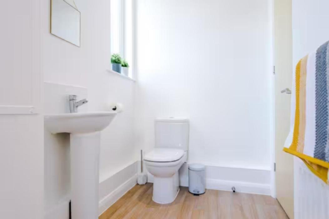 3 Bedroom Mcr Dens Holiday home *