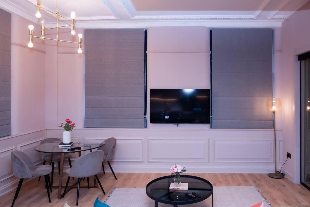 Luxurious Stunning 2bedroom *