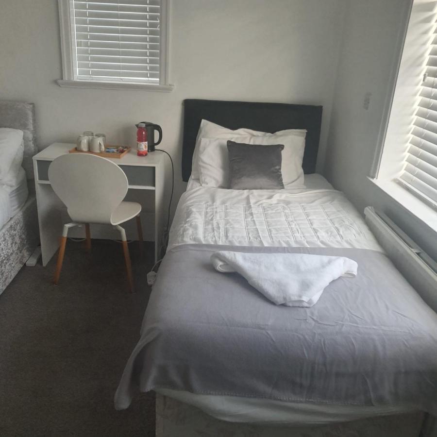 Elsham Gardens - Shared Facilities Guest house *