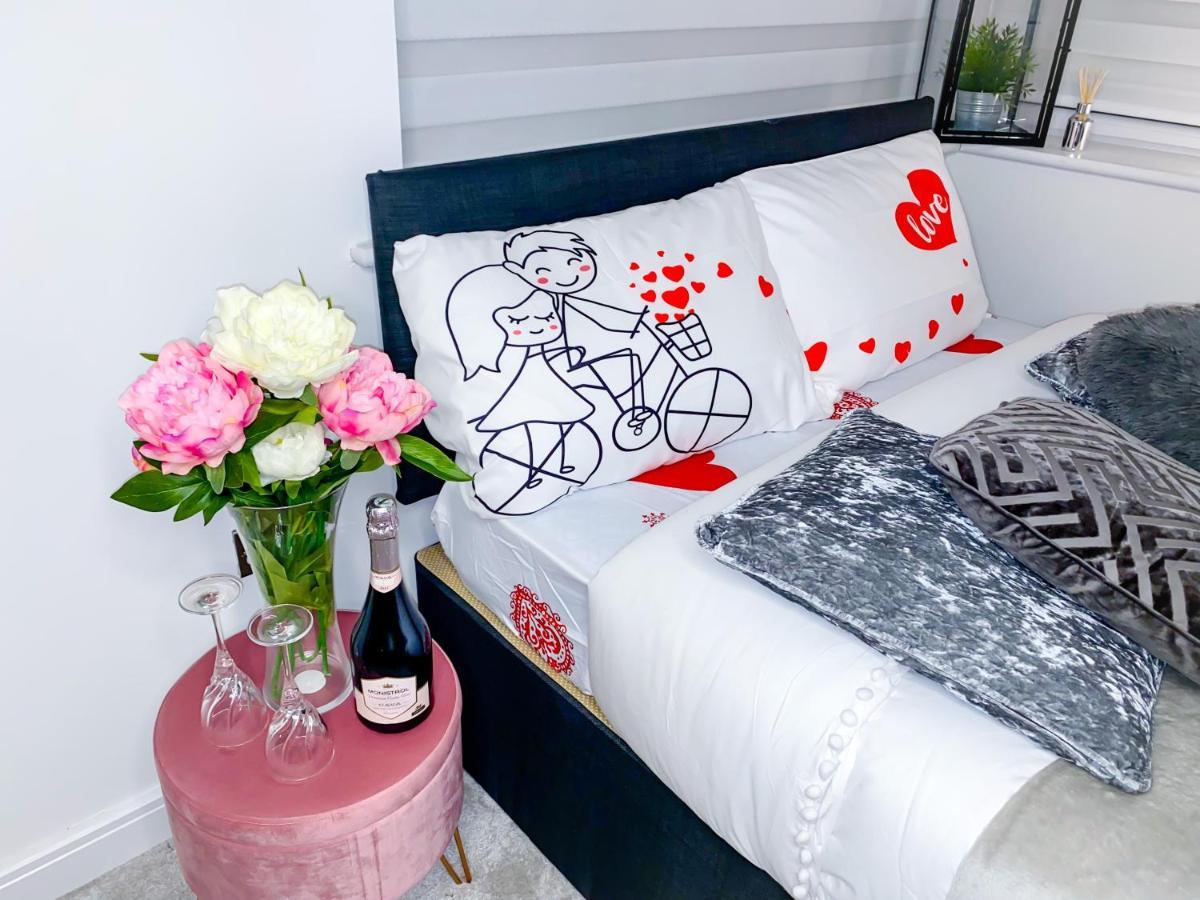 Royal At Coop Live Etihad, Sports Bed & Breakfast
