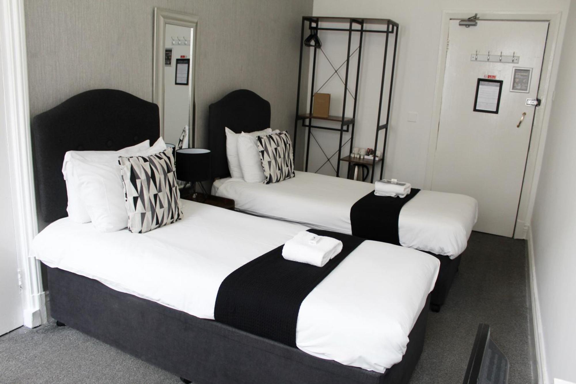 Mitre Centre Hotel 3*