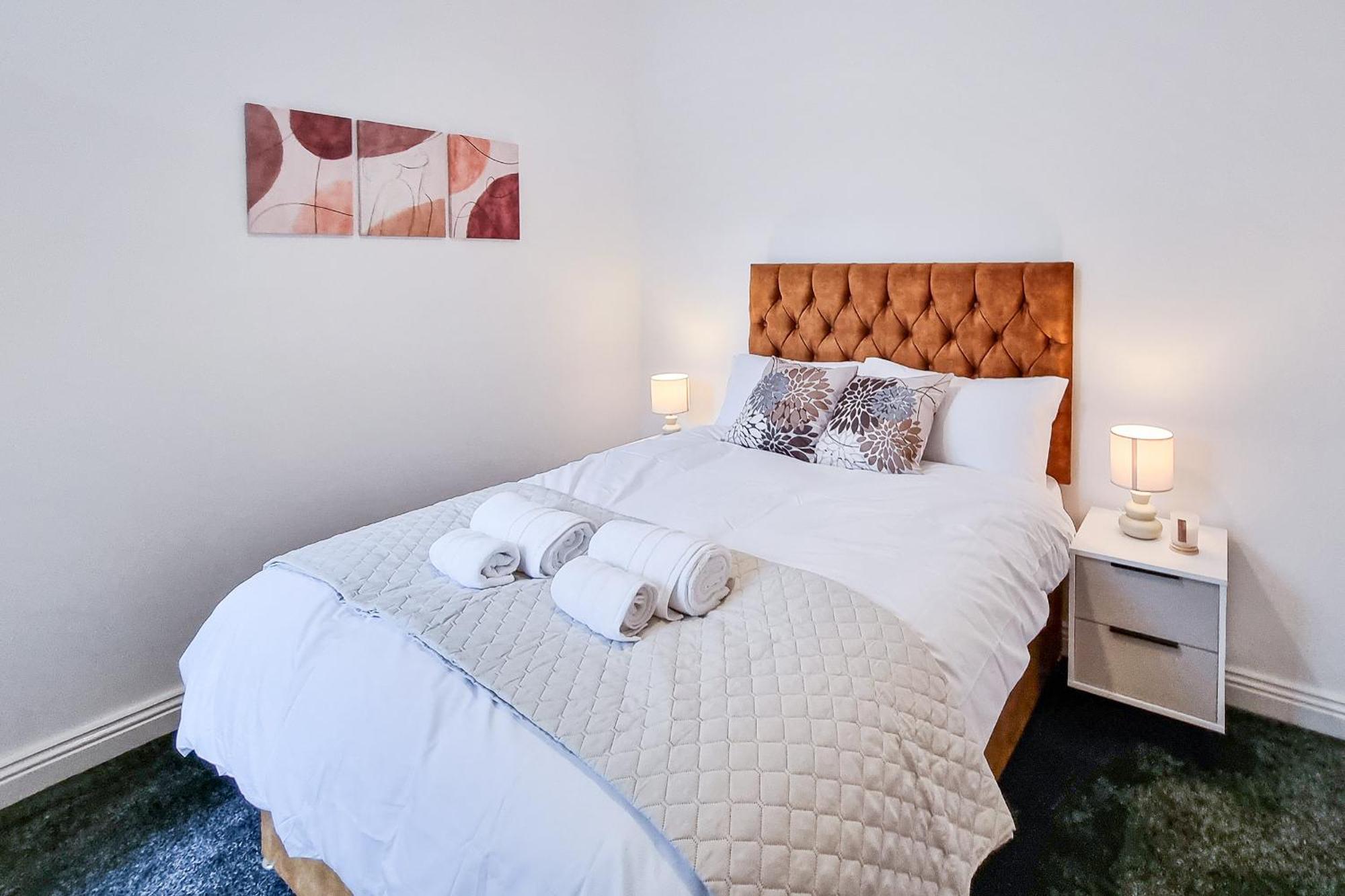Ashfield Co-Living - Private Room Self-Cater Holiday home *