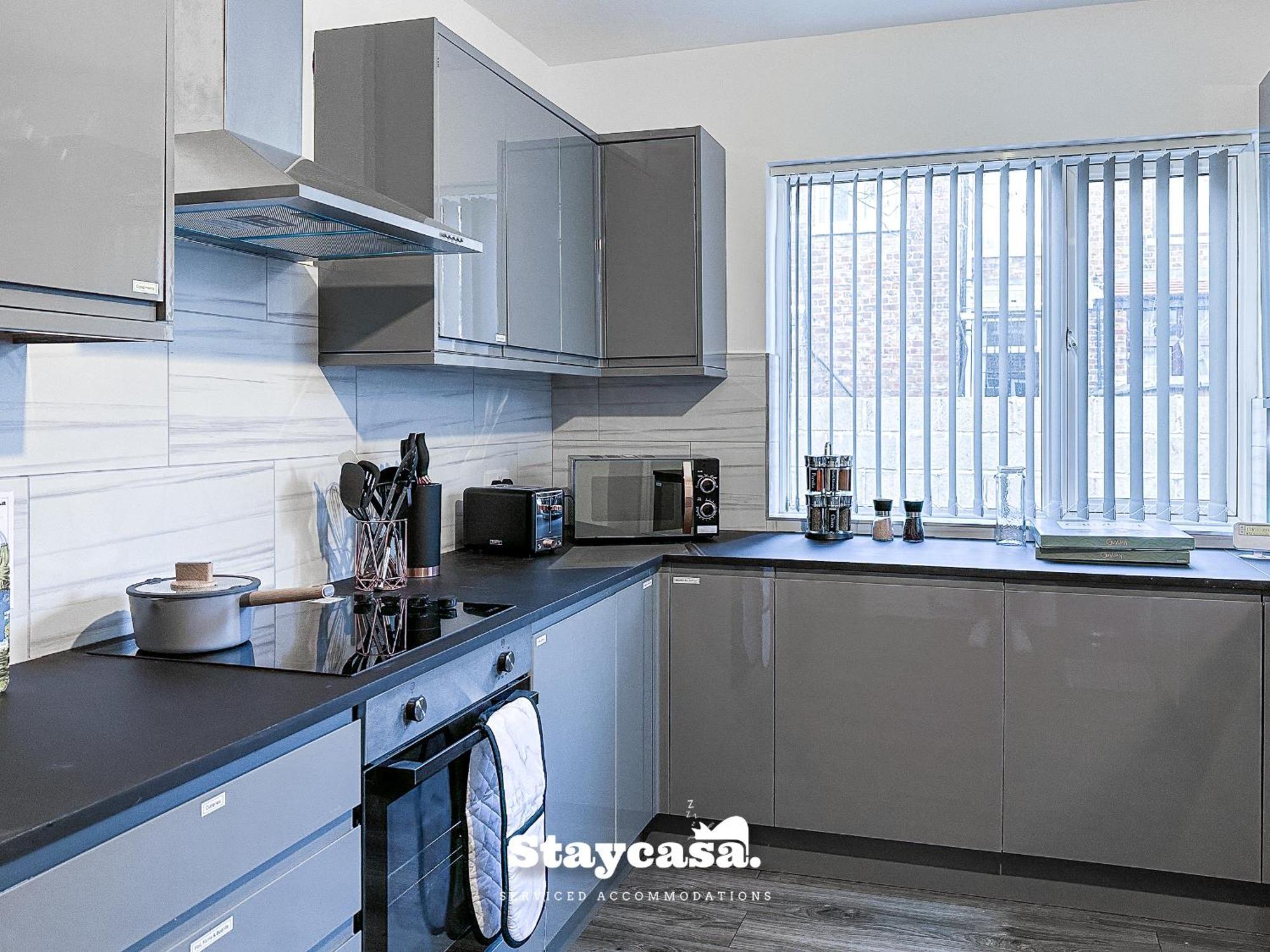 Ashfield Co-Living - Private Room Self-Cater Holiday home *