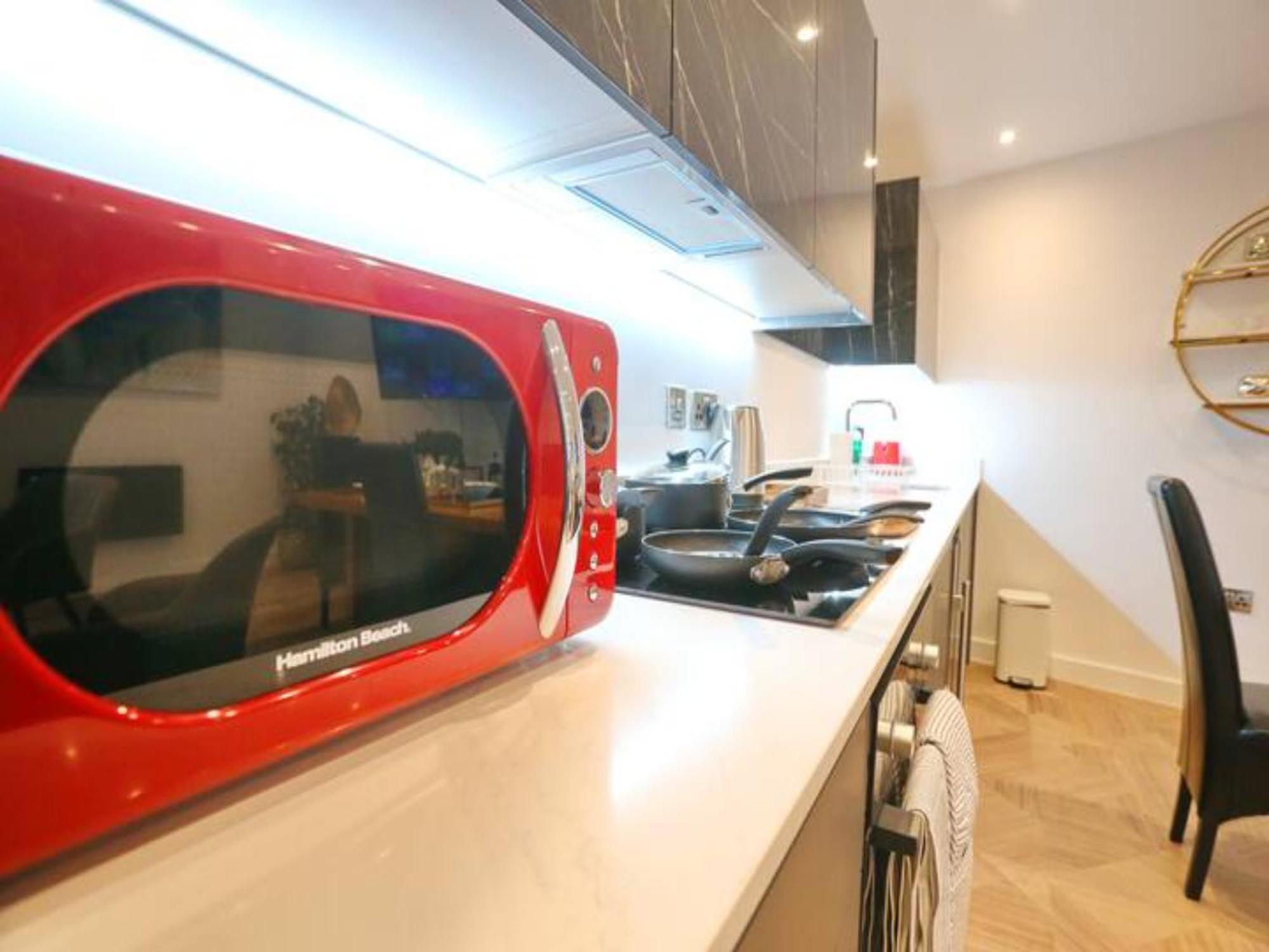 Pass The Keys Superking Bed Penthouse Perfect For Couples * Manchester