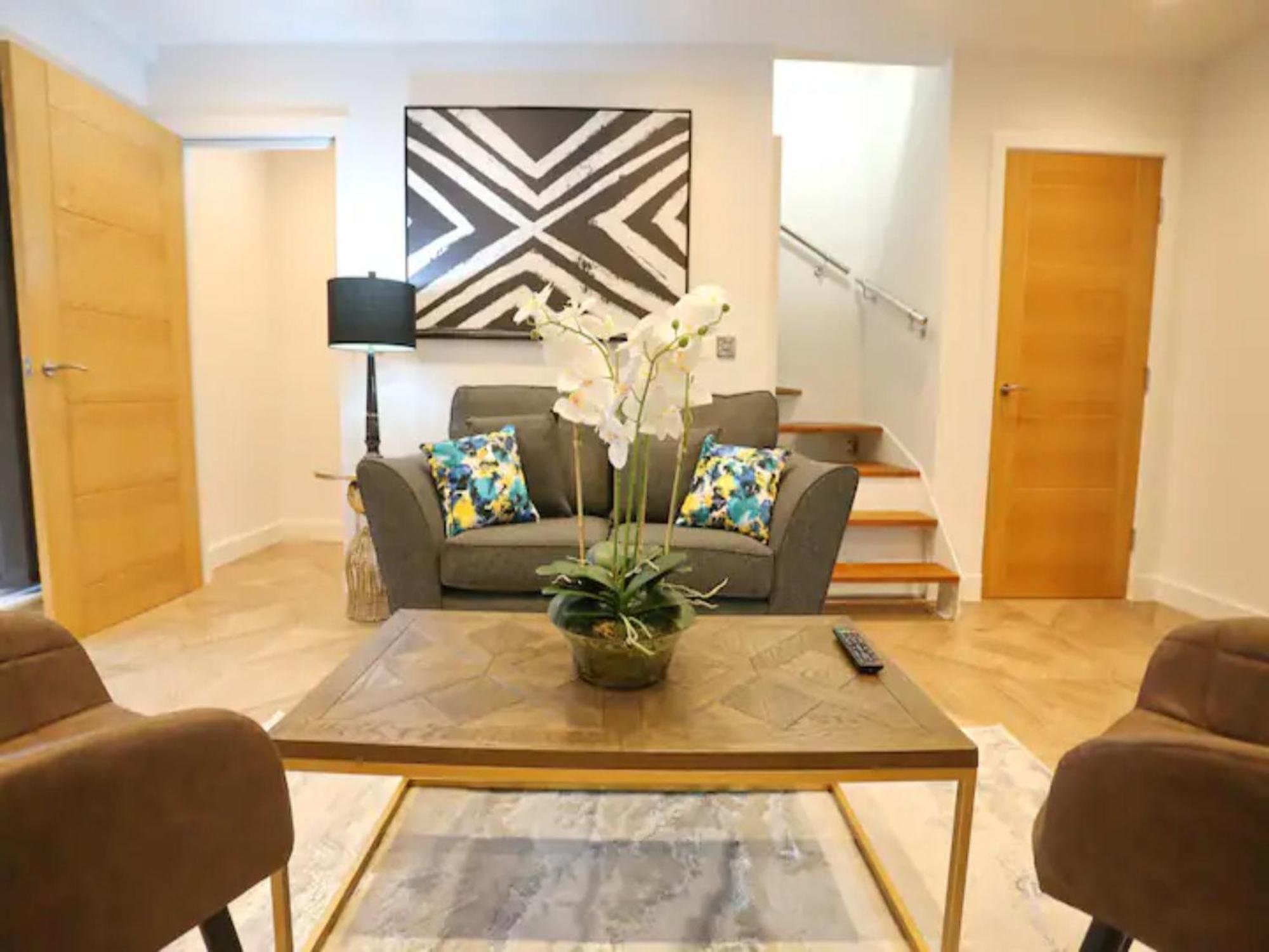Pass The Keys Superking Bed Penthouse Perfect For Couples Manchester