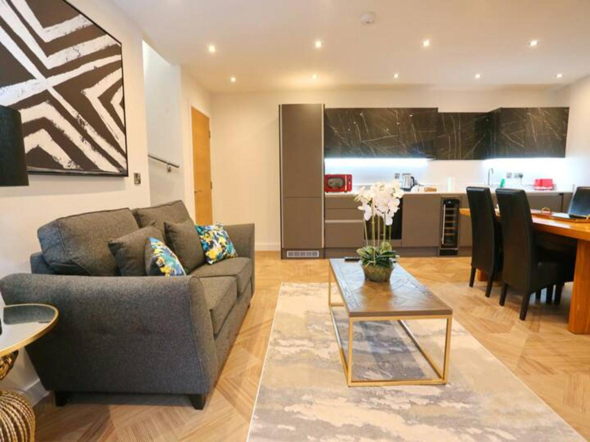 Pass The Keys Superking Bed Penthouse Perfect For Couples Manchester