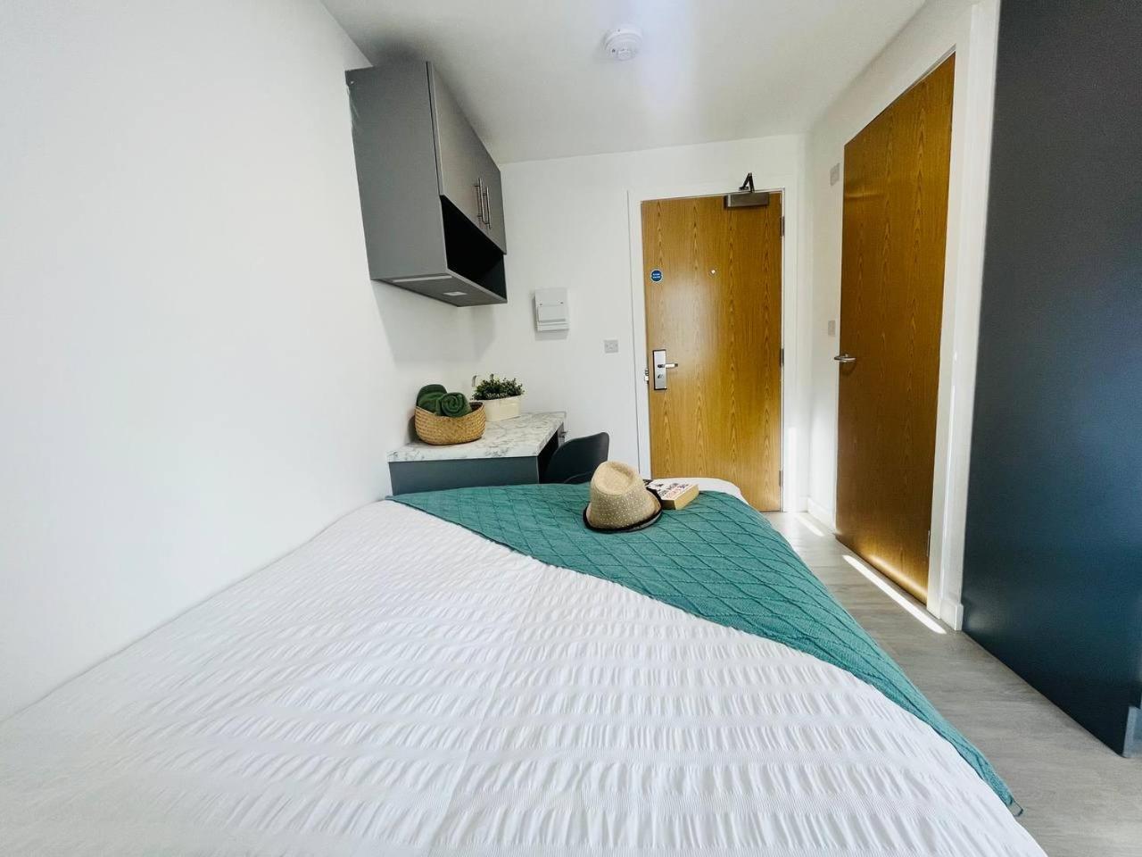 Stretford Sanctuary: Stylish Studio