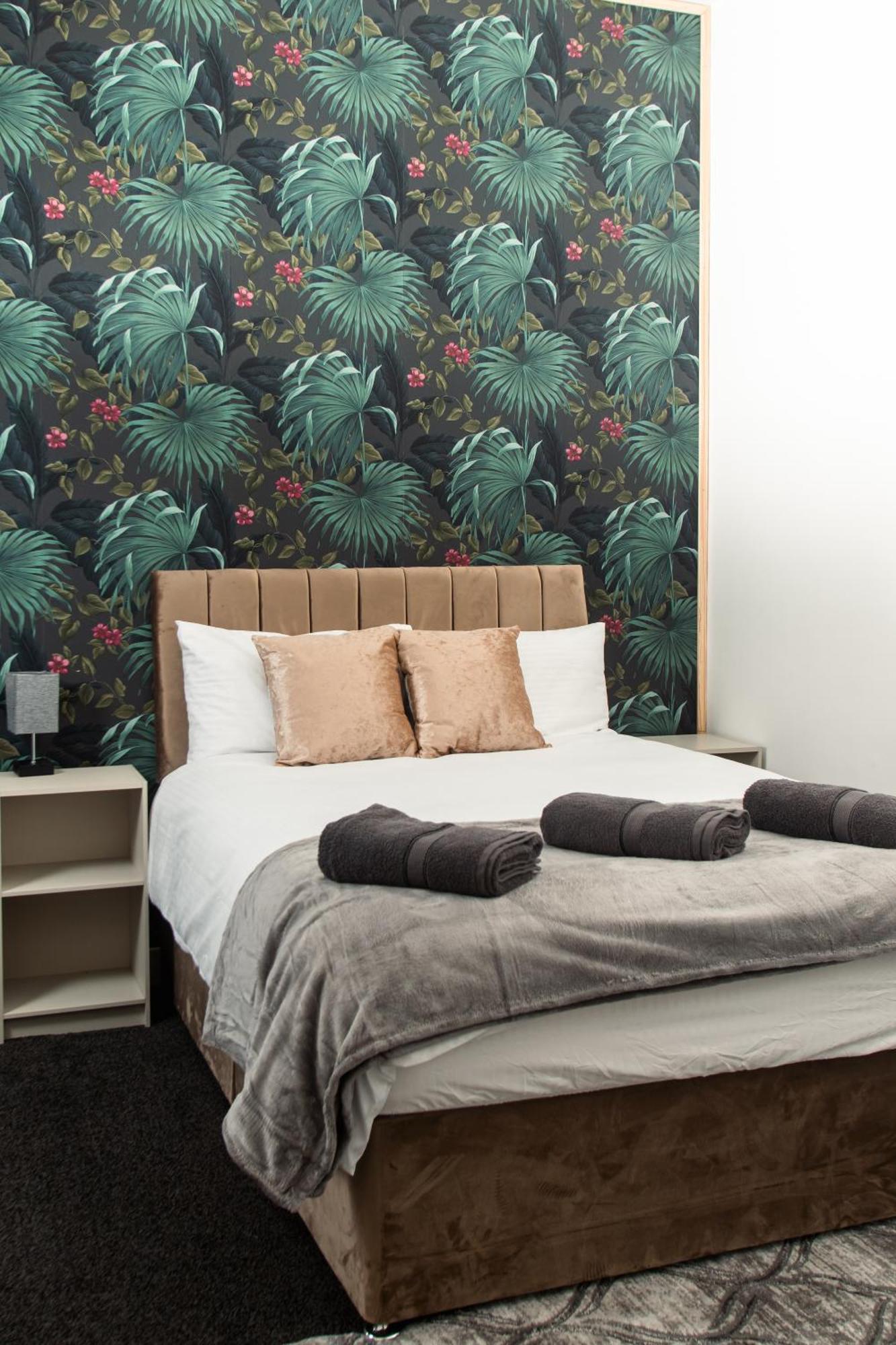 Bright And Stylish - 2 Bedroom - Free Parking, Transit Links, Close To Stadiums * Manchester