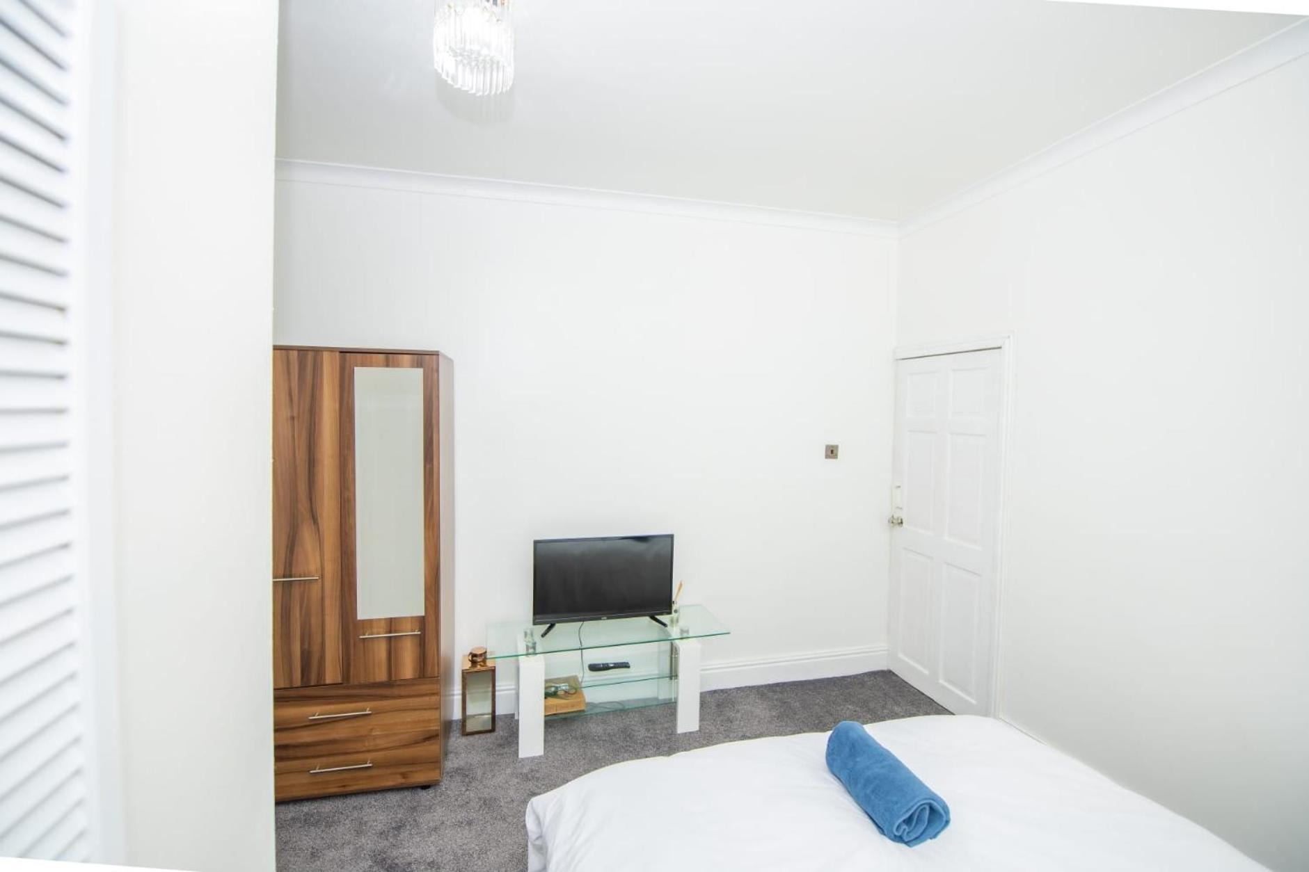 Lovely + Free Parking Holiday home *