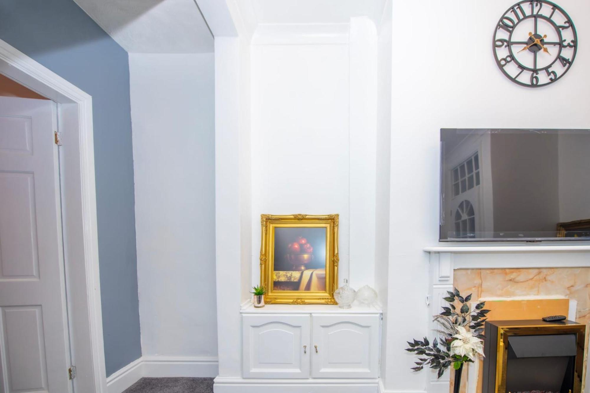 Lovely + Free Parking Holiday home