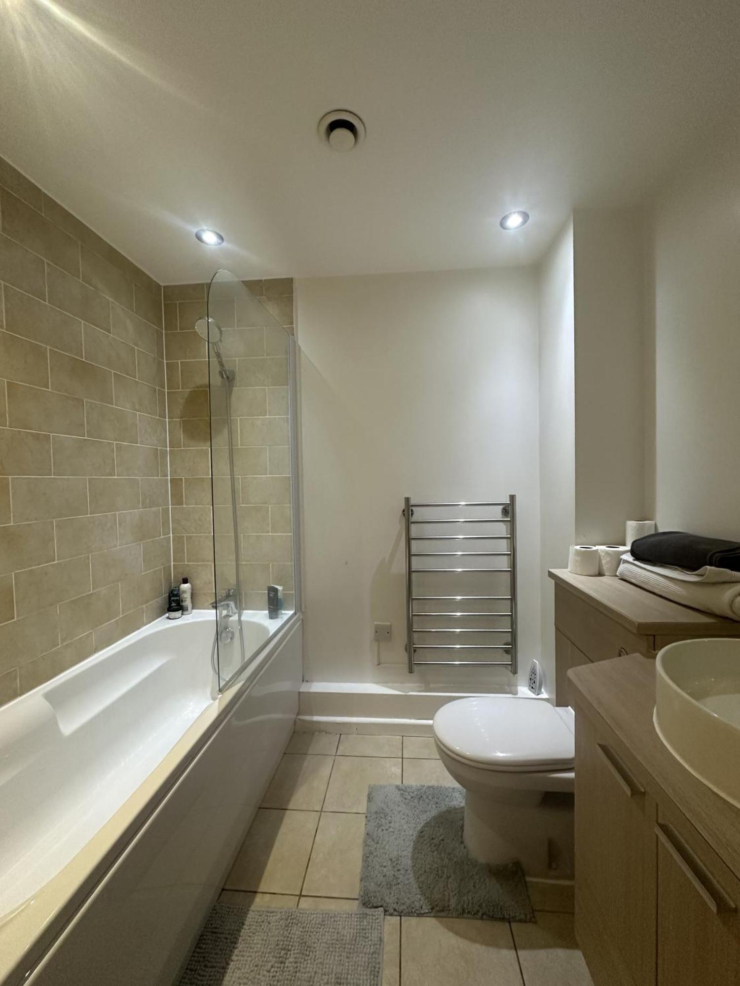 Modern 1- Bed In City Centre