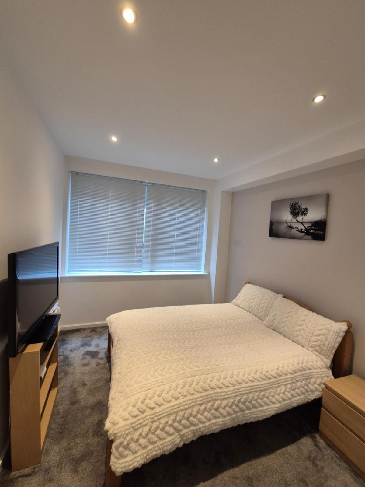 Modern 1- Bed In City Centre