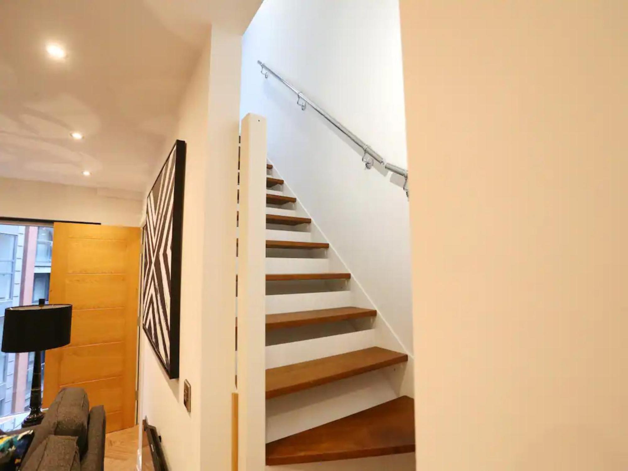 Pass The Keys Superking Bed Penthouse Perfect For Couples Apartment
