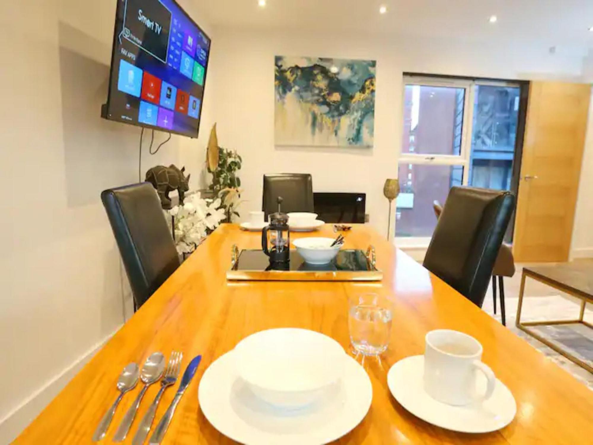 Pass The Keys Superking Bed Penthouse Perfect For Couples * Manchester