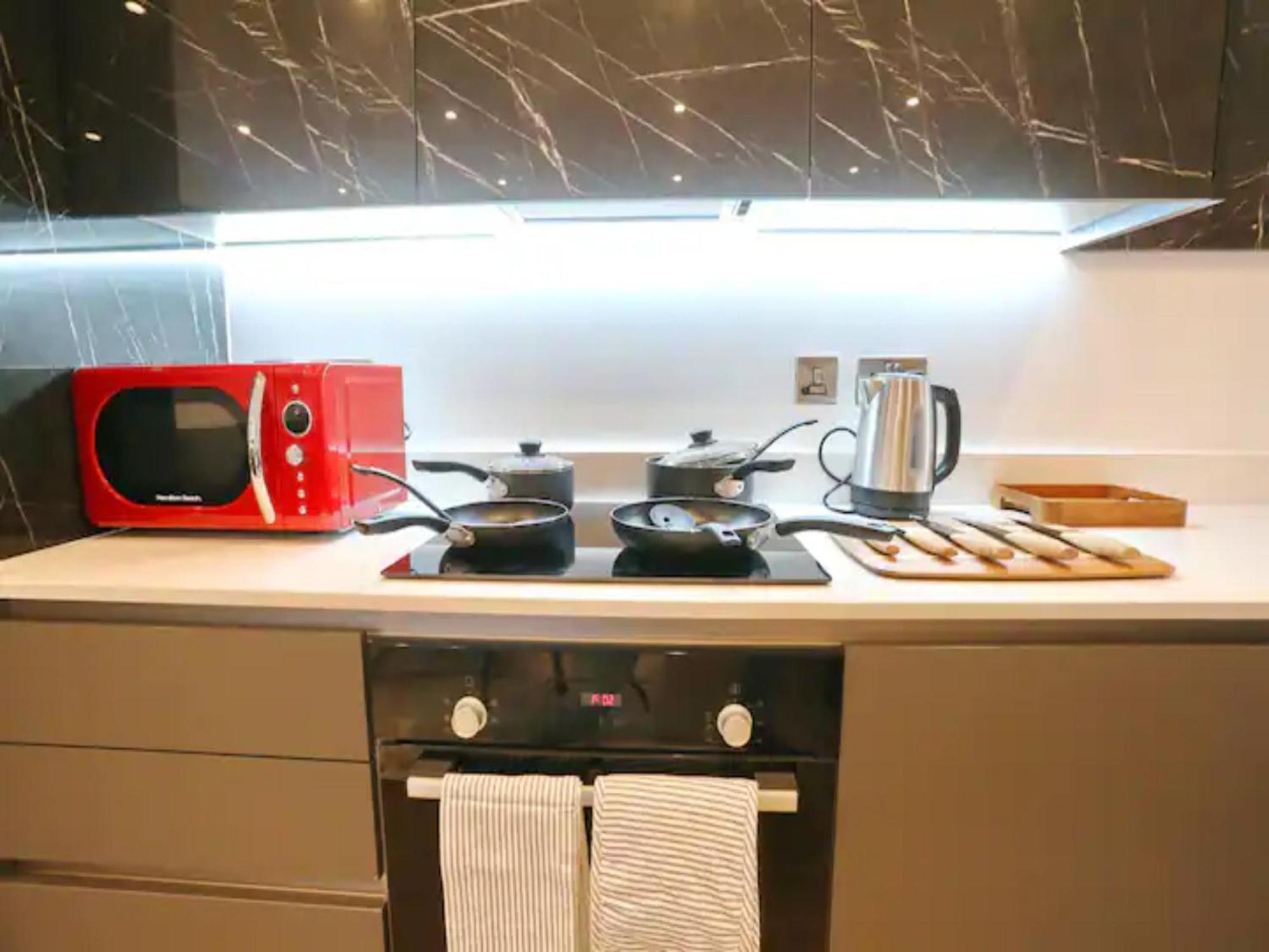 Pass The Keys Superking Bed Penthouse Perfect For Couples Apartment Manchester