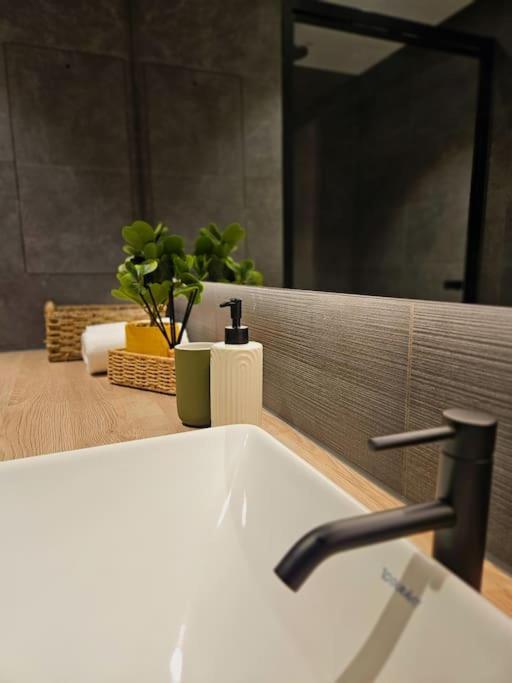 Luxury Ancoats 2br, 2 Showers - Stunning Views - Ideal For Leisure And Long Enquiries