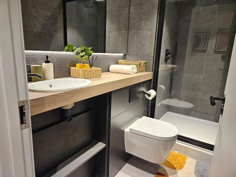 Luxury Ancoats 2br, 2 Showers - Stunning Views - Ideal For Leisure And Long Enquiries
