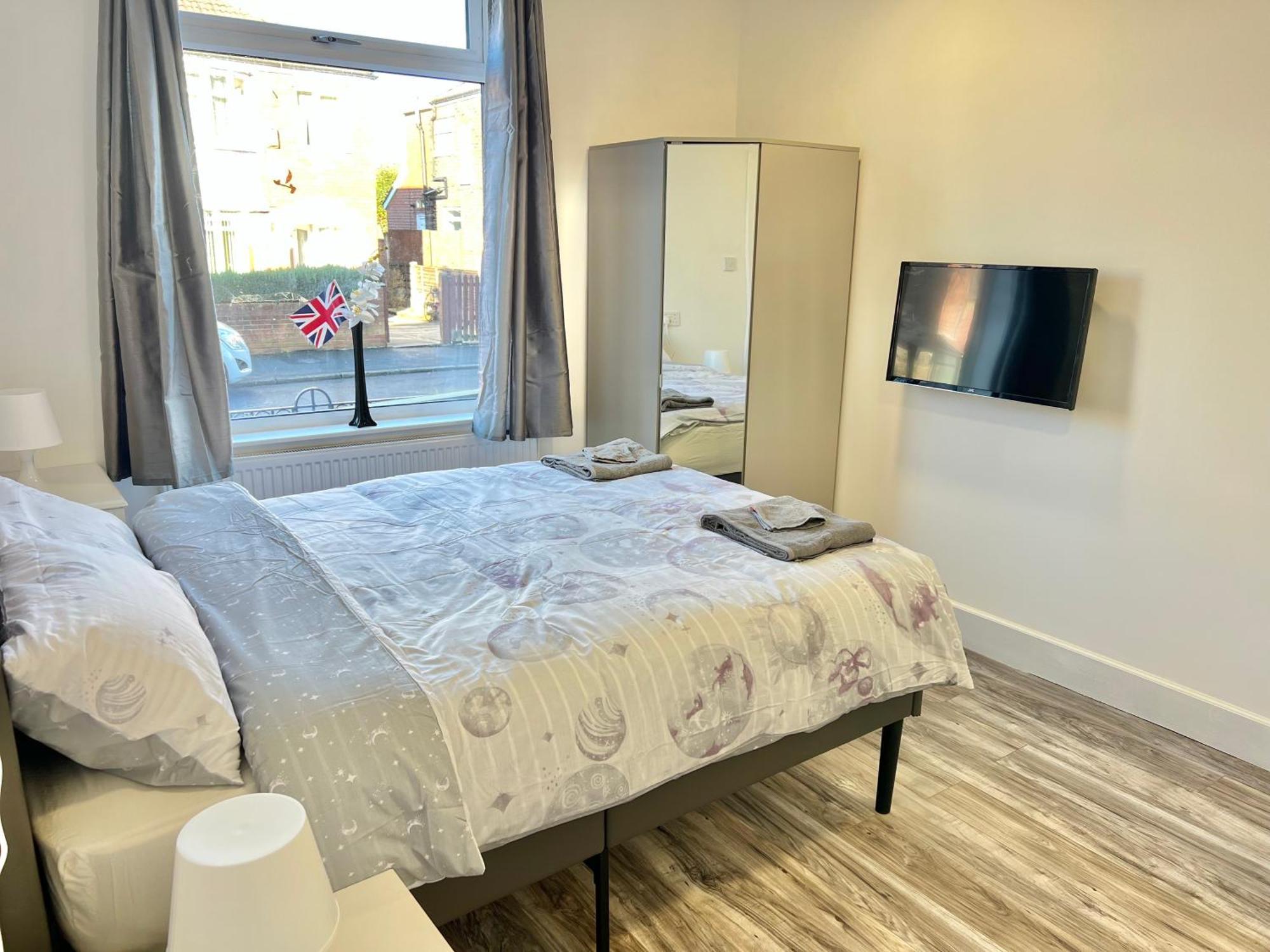 Lux En-suite - Center - Coop Arena Guest house *
