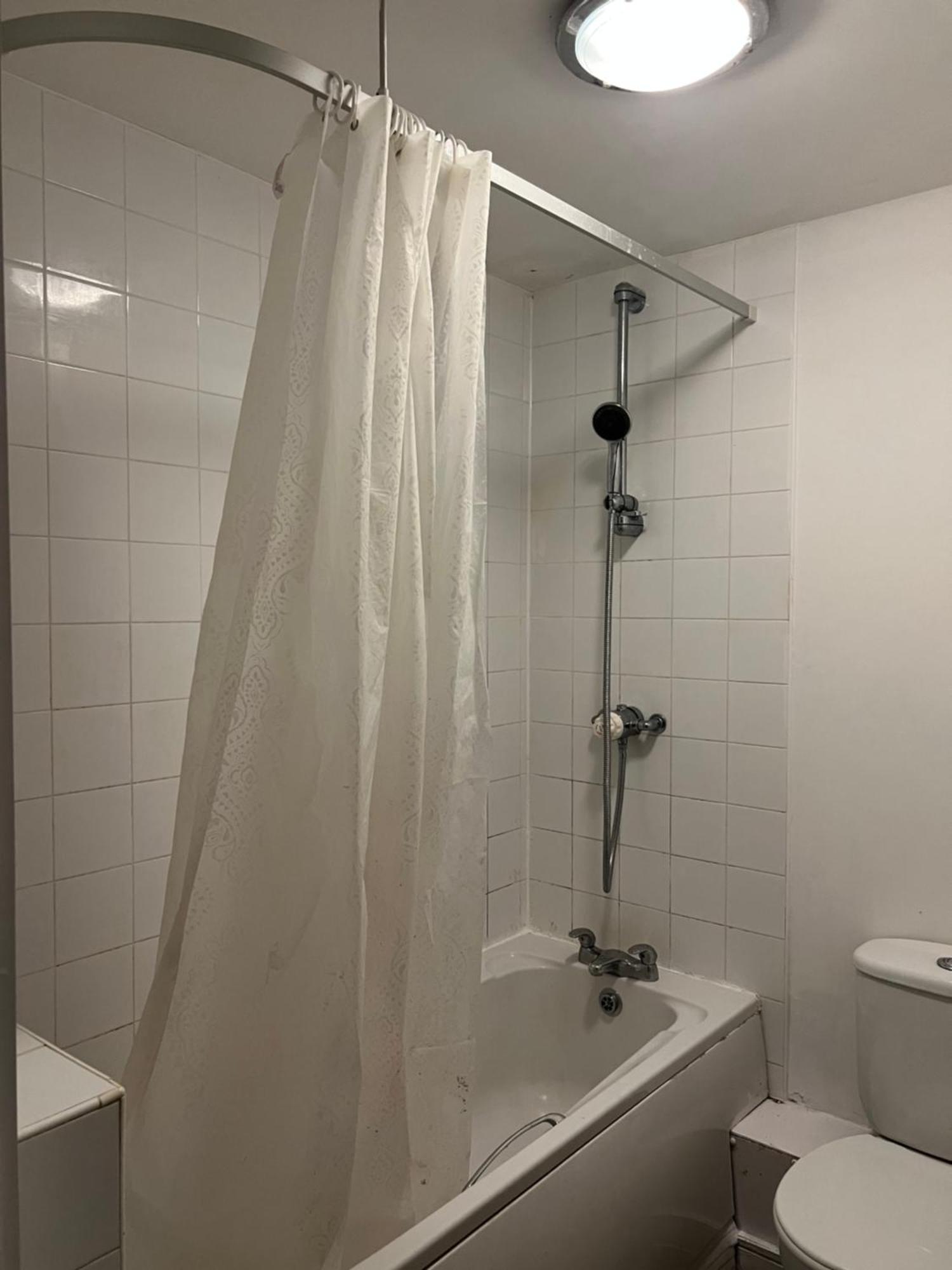Studio Apartment *
