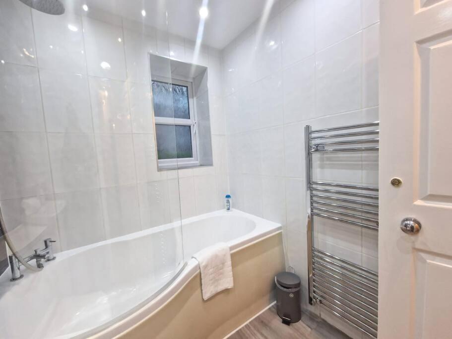 Free Parking: Perfect City Centre Flat Apartment