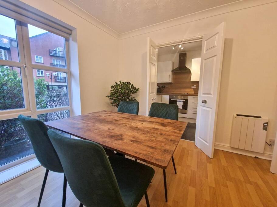 Free Parking: Perfect City Centre Flat