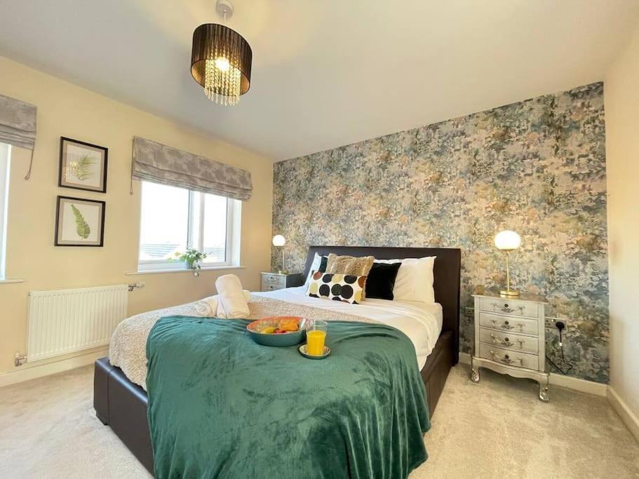 Stylish In Vibrant Salford, Manchester! Manchester