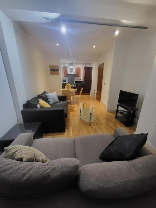 Fantastic 2 Bedroom Apartment Manchester