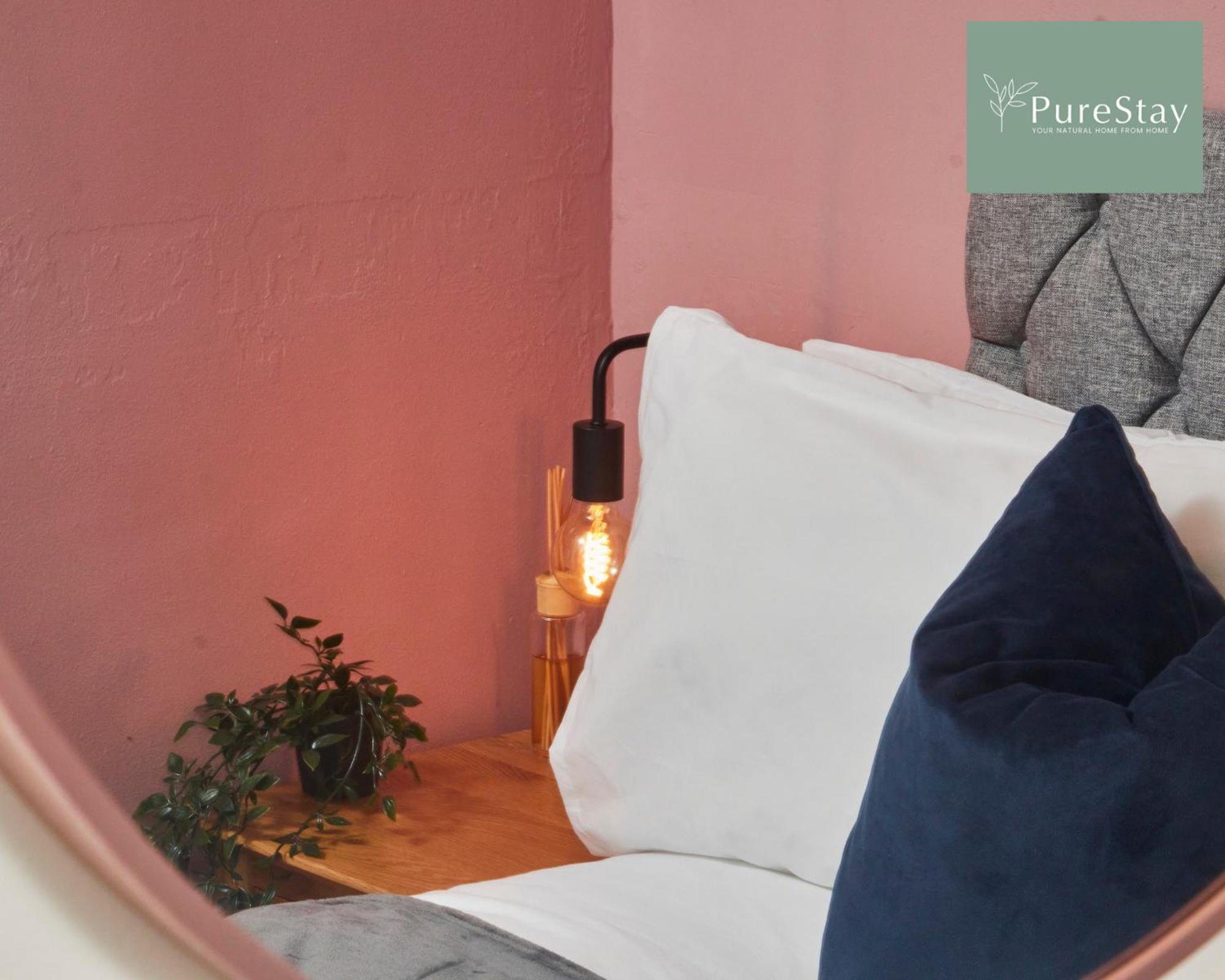 Big Contractor House With 6 Beds & Free Parking By Purestay - 7 Night Min!