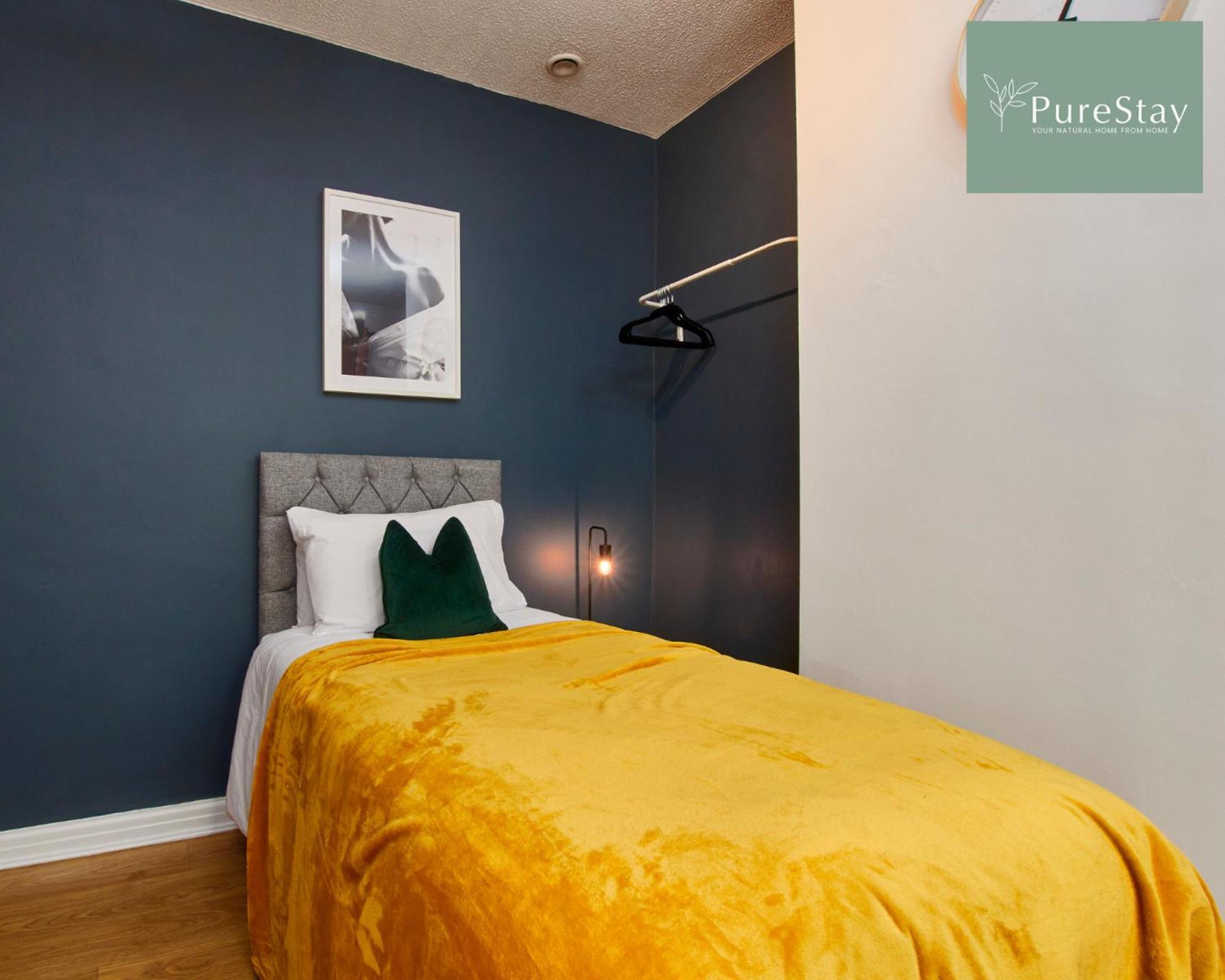 Big Contractor House With 6 Beds & Free Parking By Purestay - 7 Night Min! * Manchester
