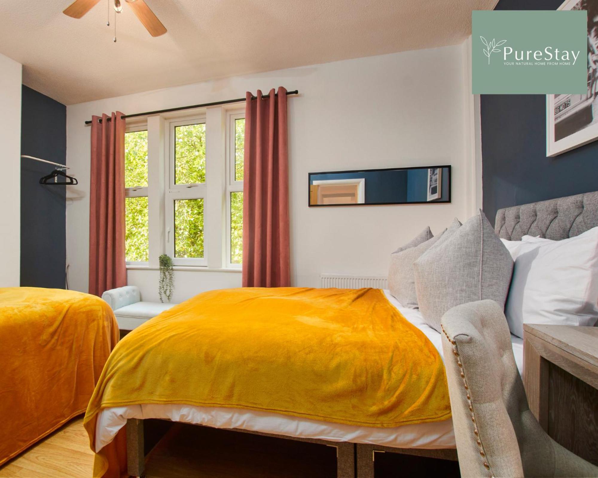Holiday home Big Contractor House With 6 Beds & Free Parking By Purestay - 7 Night Min! Manchester