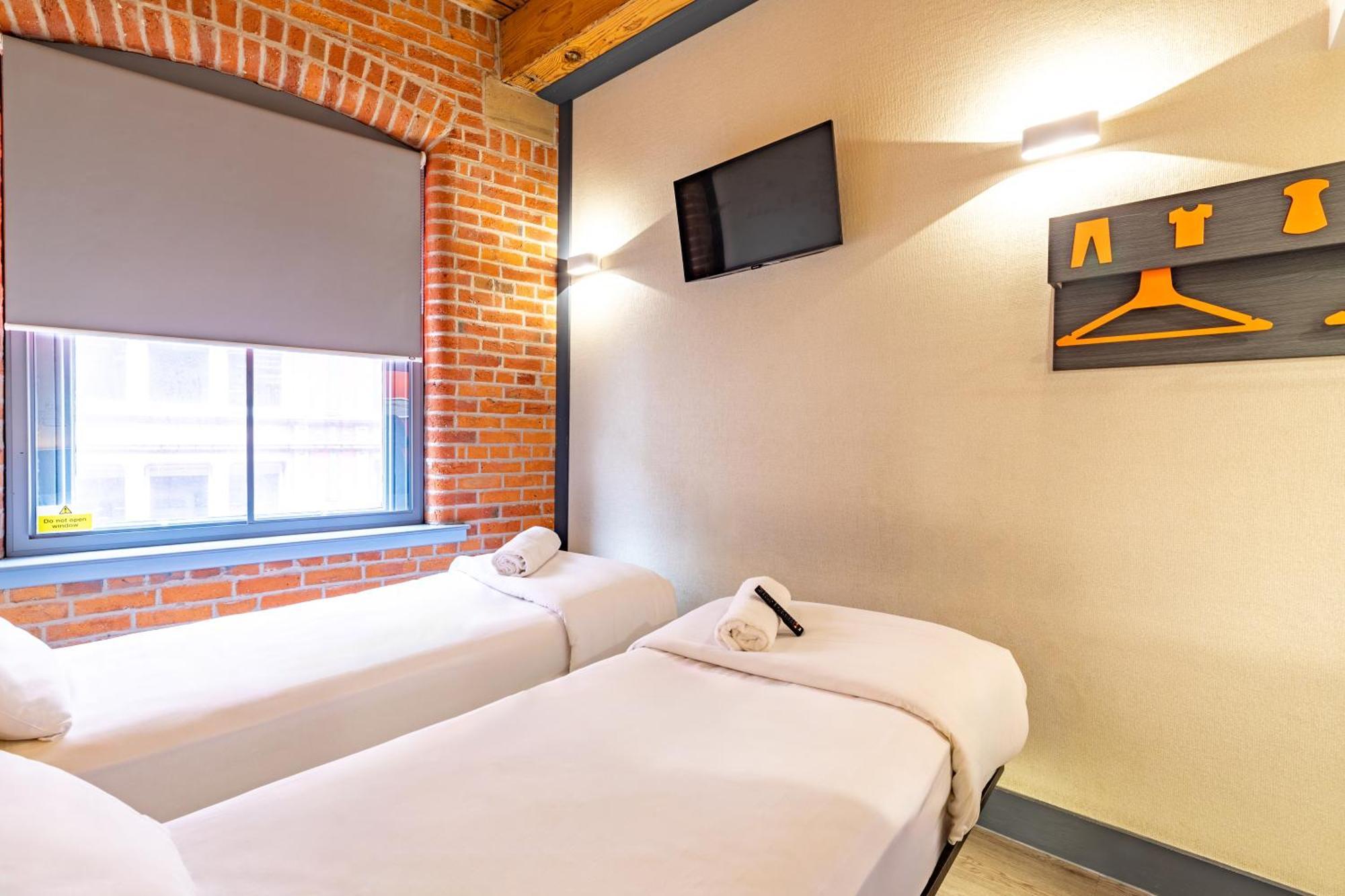 Easyhotel