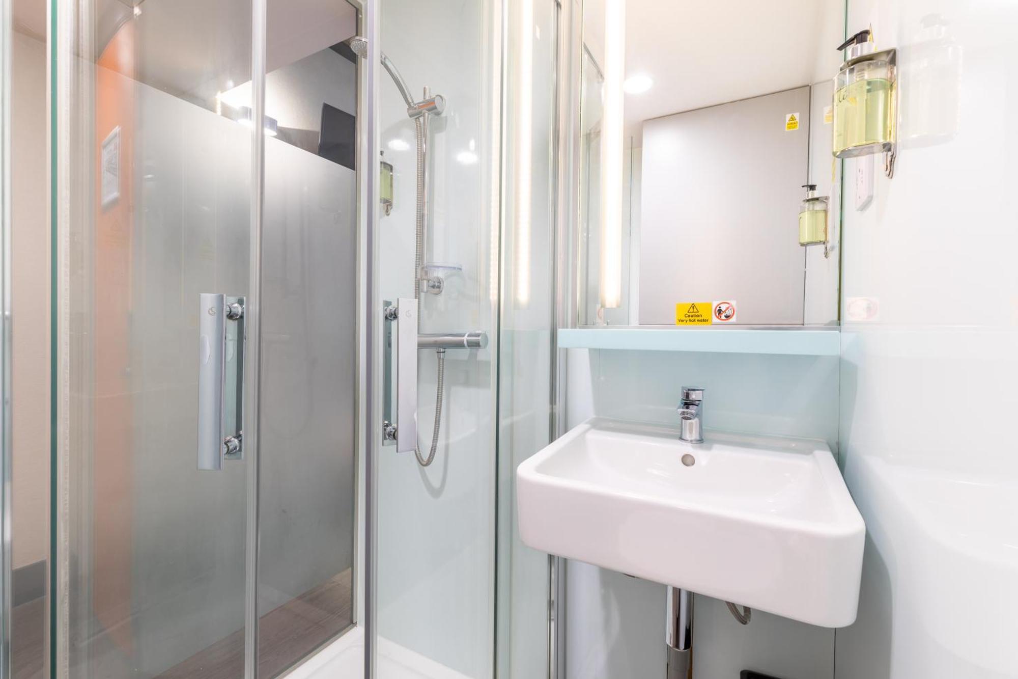 Hotel Easyhotel 2*